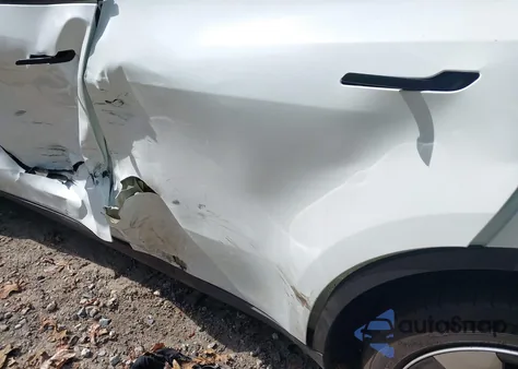 2023 Tesla Model Y Awd/Long Range Dual Motor All-Wheel Drive из США, поврежденный, VIN 7SAYGDEE2PF697616